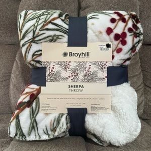 Broyhill Sherpa Throw 50” X 60”